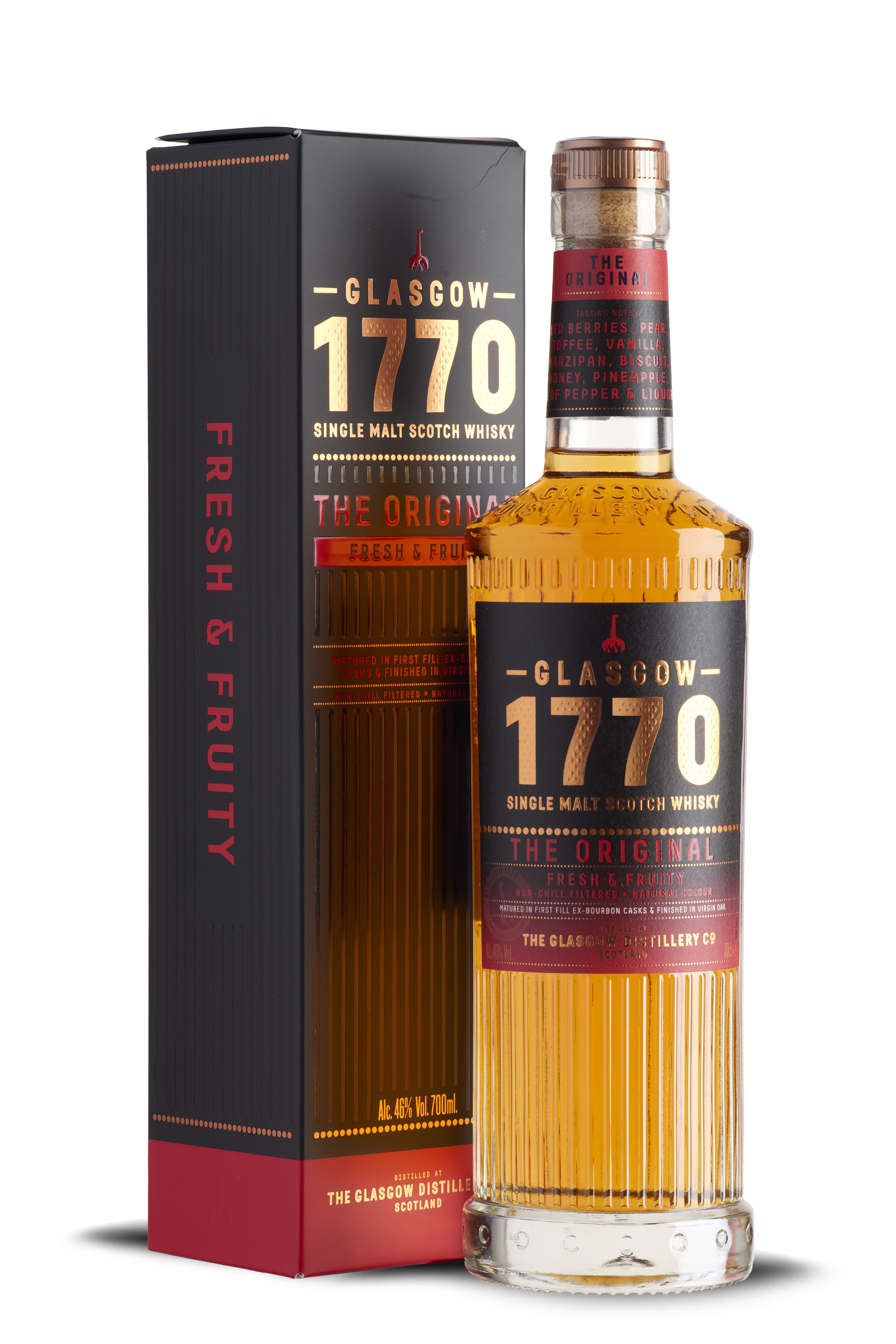 Flasche und Verpackung des Glasgow 1770 Single Malt Scotch Whisky. Dunkle Box mit goldener und roter Schrift. Klare Flasche mit geriffeltem Glasboden und bernsteinfarbenem Inhalt. Edler und moderner Auftritt.