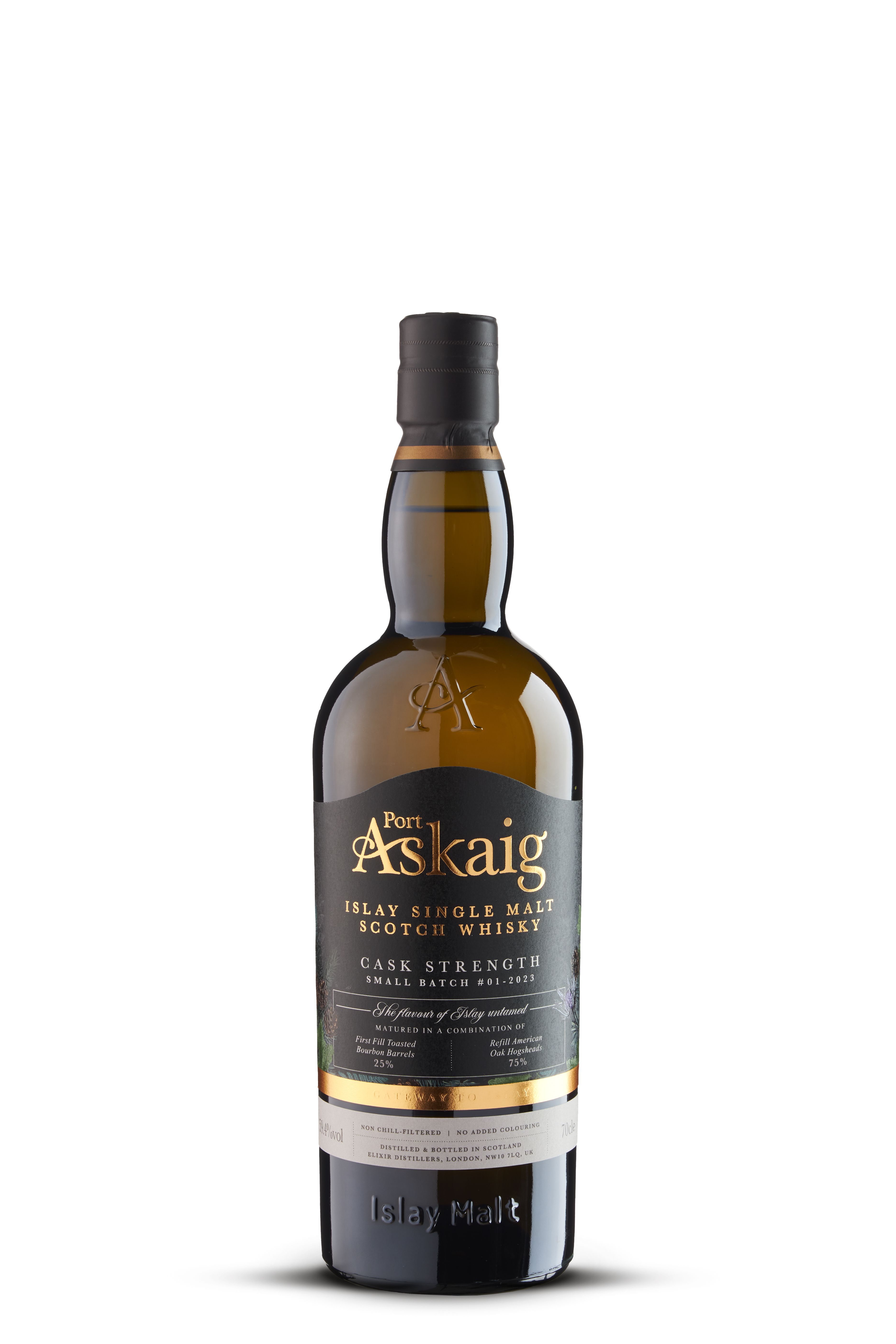 Flasche mit dunkelgrünem Glas und schwarzem Etikett mit goldener Schrift „Port Askaig“, „Islay Single Malt Scotch Whisky“, „Cask Strength“, „Small Batch #01-2023“. Am Flaschenhals schwarze Kapsel mit goldenem Streifen.