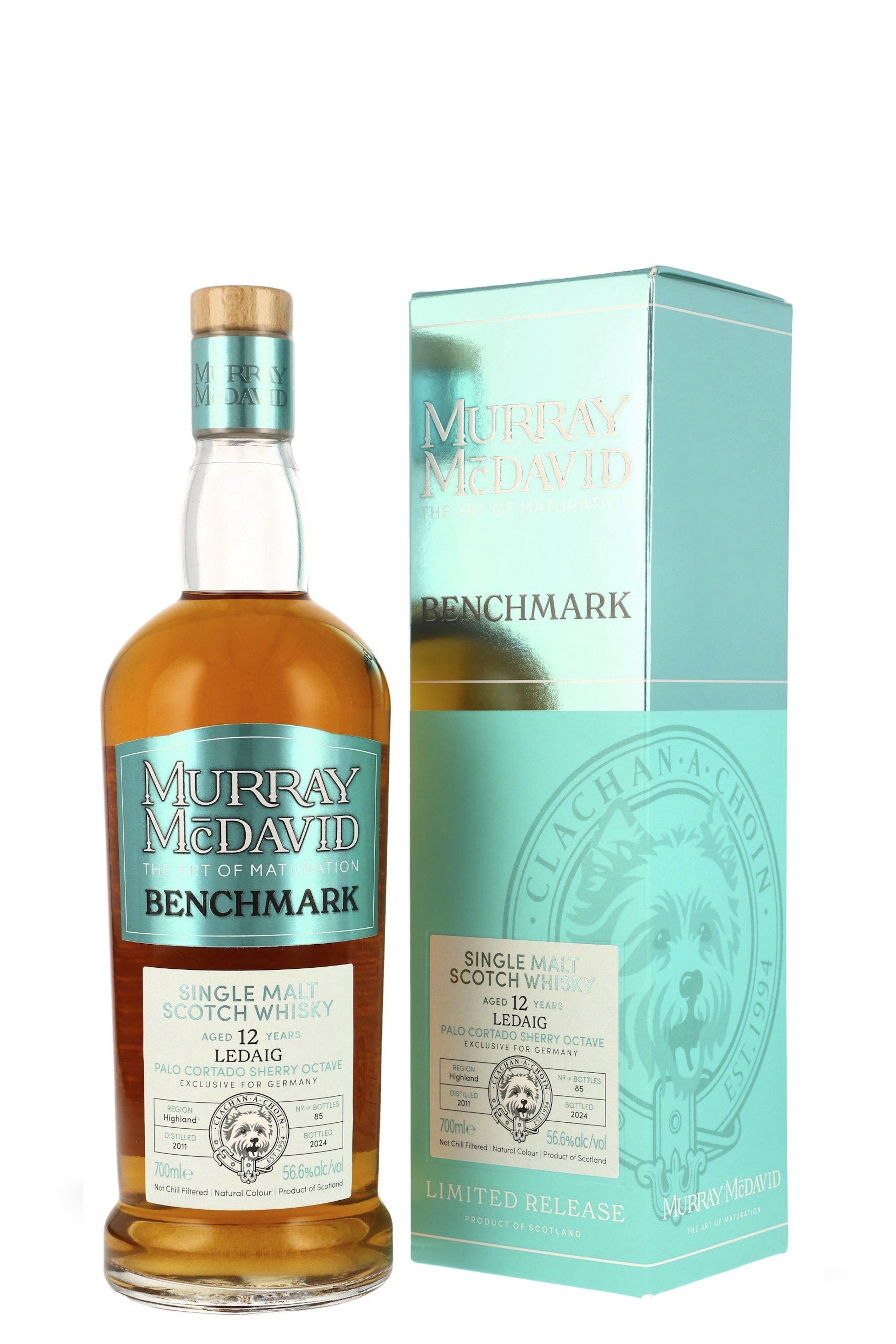 Hellblaue Flasche mit passender Box. Flaschenetikett mit silbernem und schwarzem Schriftzug "Murray McDavid Benchmark". Single Malt Scotch Whisky, 12 Jahre alt, Ledaig, Palo Cortado Sherry Octave, limitiert für Deutschland. Elegante, edle Optik.