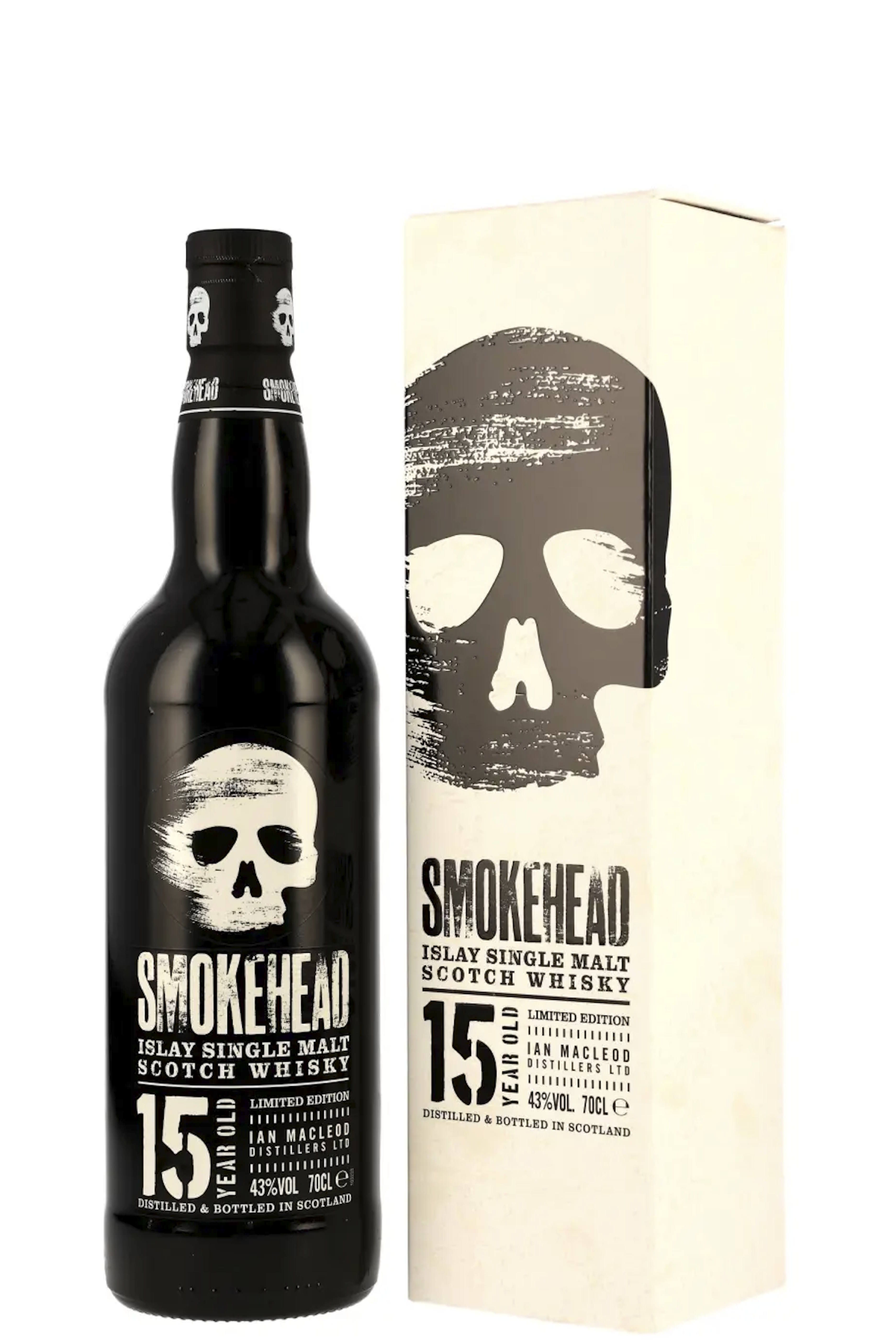 Flasche Smokehead 15 Years Old – Islay Single Malt Scotch Whisky mit schwarzem Etikett, Totenkopf-Grafik und kantigem Design