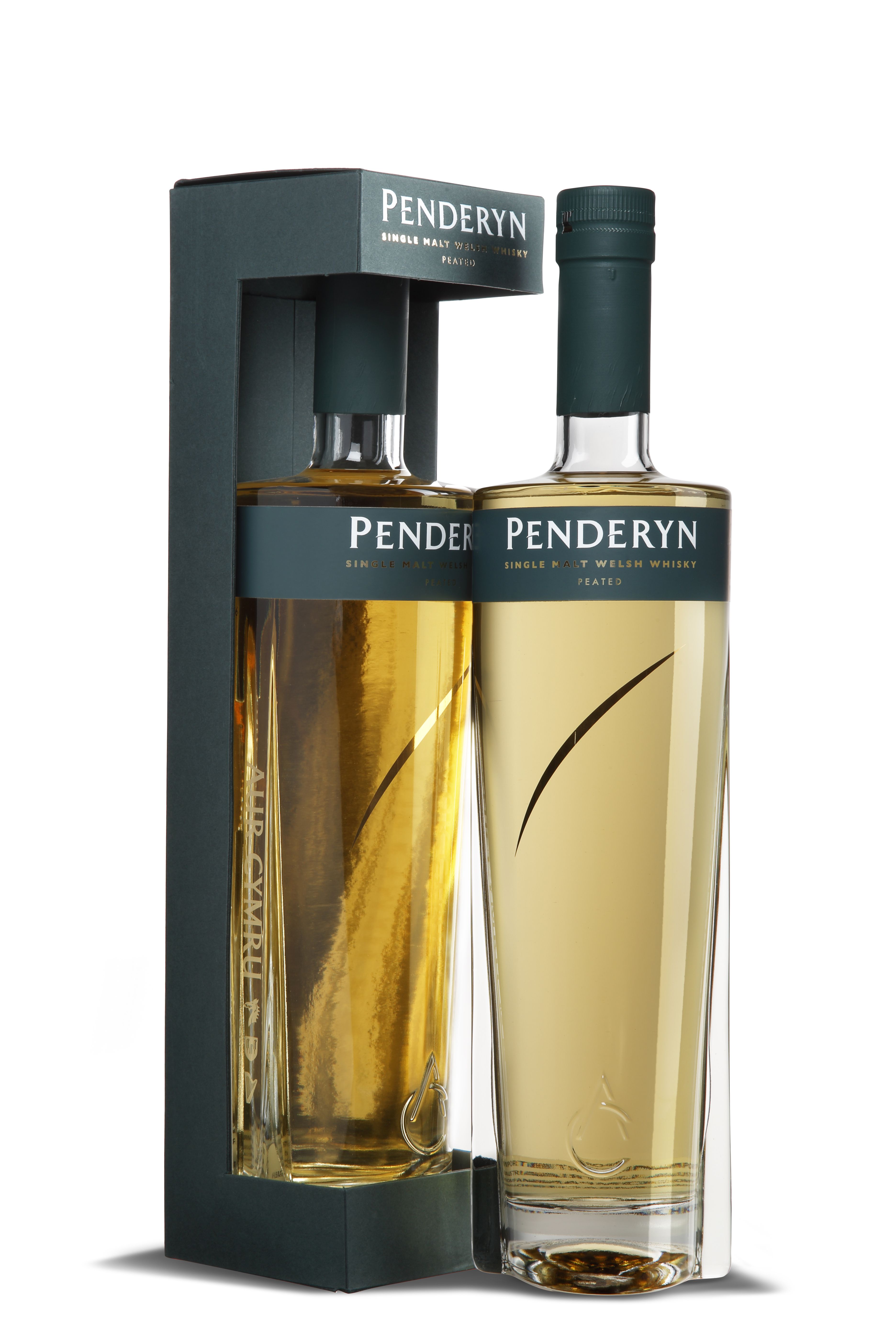 Flasche Penderyn Single Malt Welsh Whisky, peated, mit grünem Verschluss und Etikett. Dazu passende Box mit Sichtfenster. Heller Whisky, 700 ml.