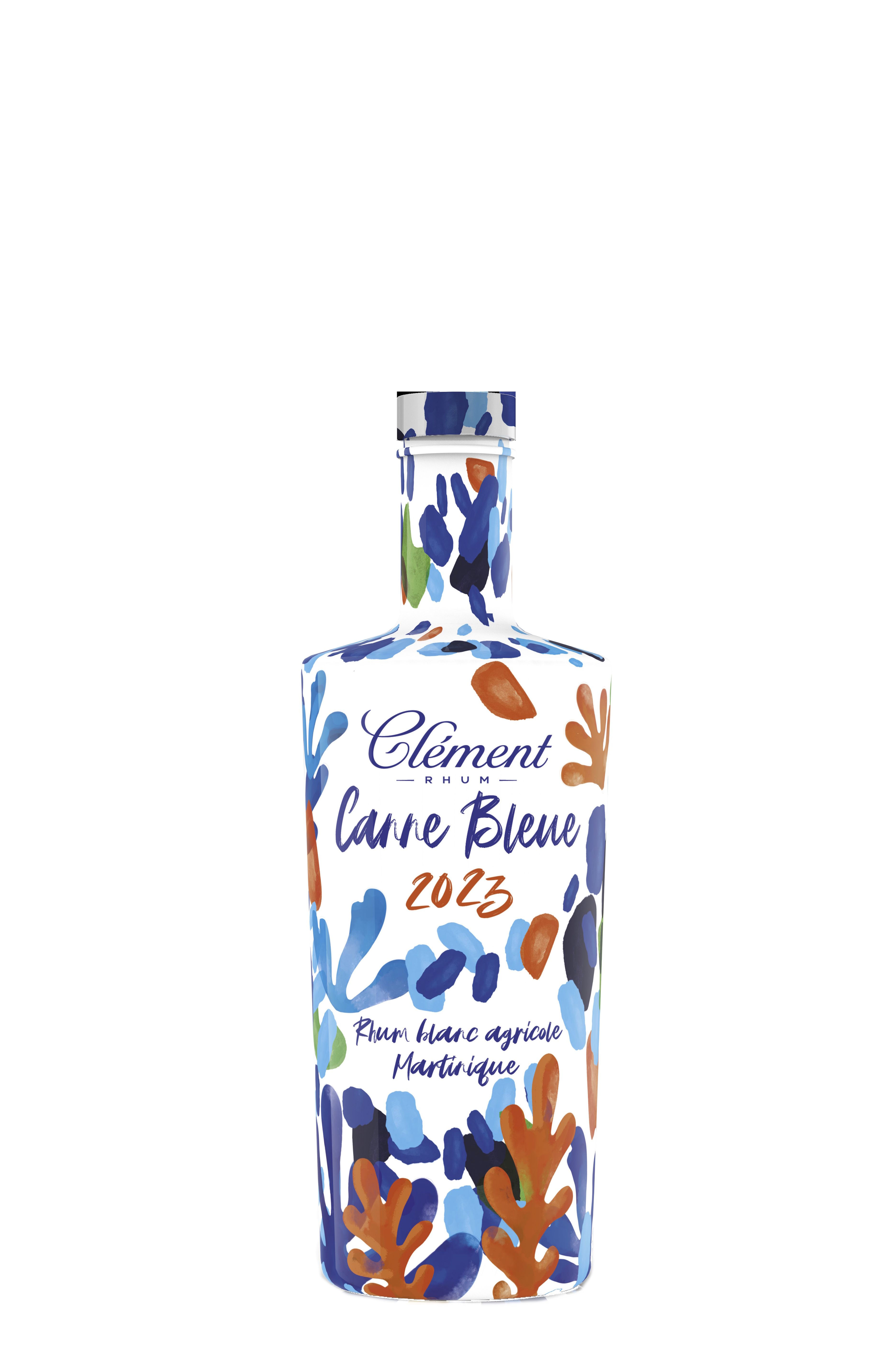 Die Flasche „Clément Cane Bleue 2023“ ist weißgrundig mit einem Muster aus blauen, grünen und orangen Aquarellflecken, die Blätter und Farbtupfer formen. Die Schrift ist lebendig in Blau und Grün gestaltet, wirkt modern und frisch.