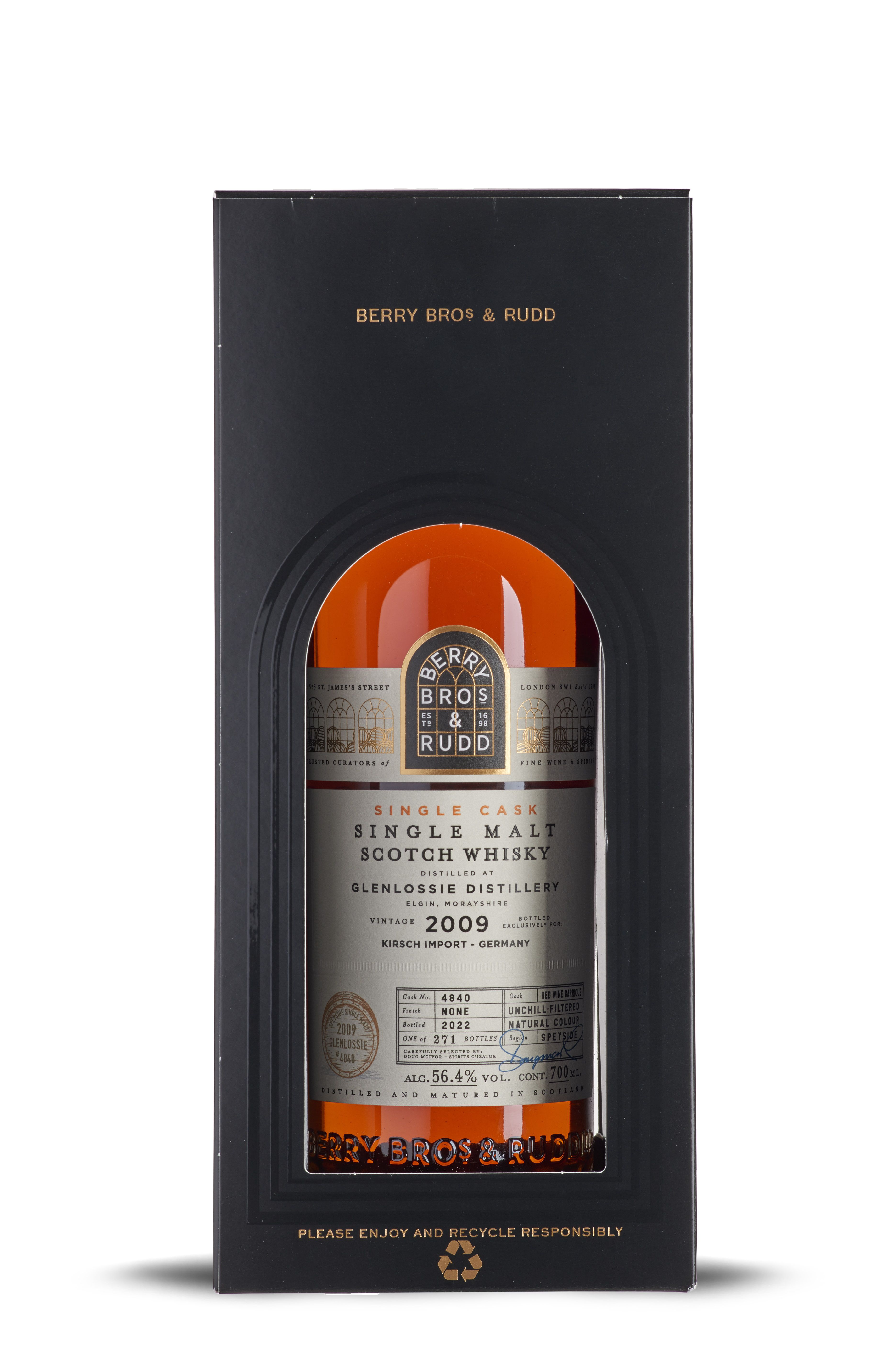 Flasche und Umverpackung eines Single Malt Scotch Whiskys von Berry Bros & Rudd. Die Flasche ist durchsichtig mit hellbraunem Whisky. Das weiße Etikett zeigt Details zum Glenlossie-Destillat. Die schwarze Verpackung hat ein Sichtfenster.